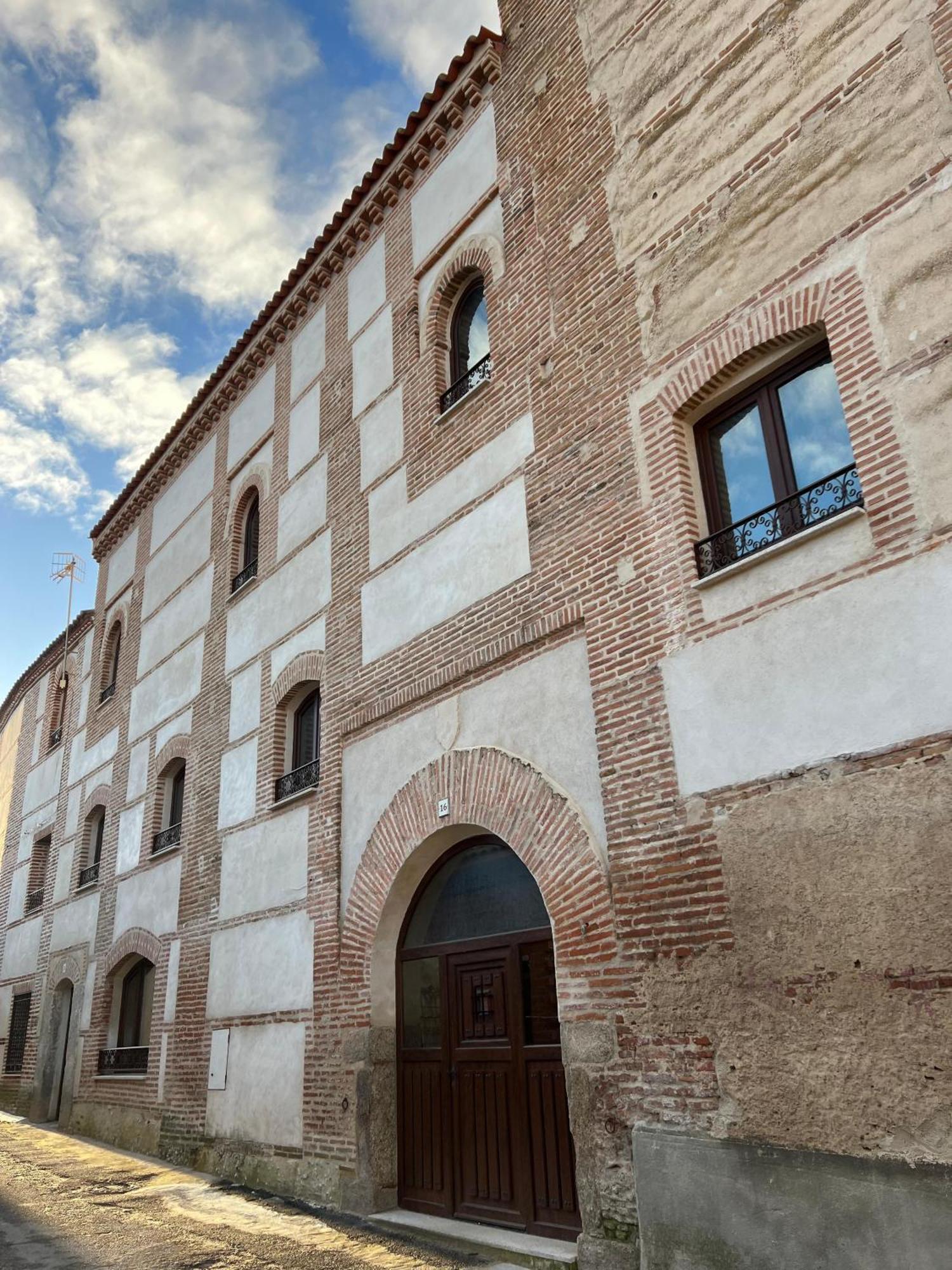 Fontiveros Casa Rural El Torreon מראה חיצוני תמונה